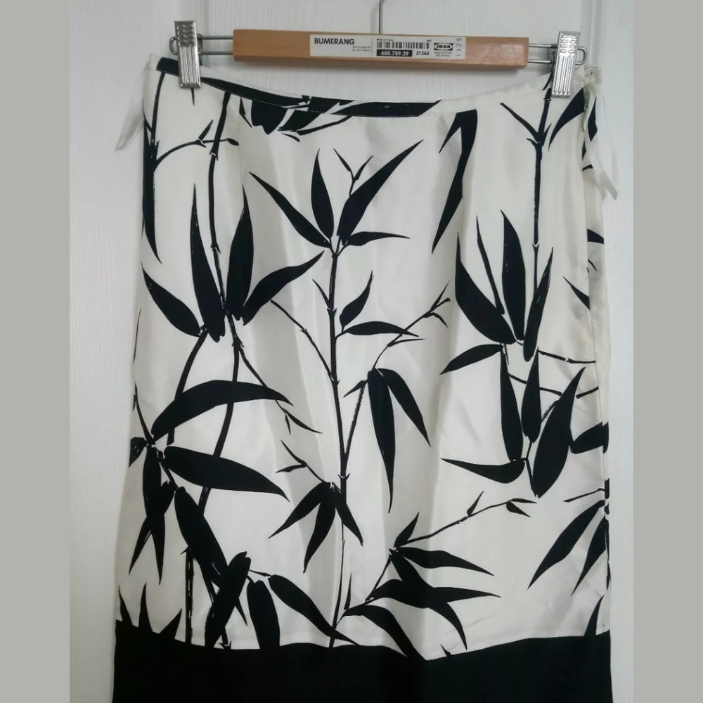 🎉HP🎉NWOT Frank Usher Women's Bamboo Print Silk Skirt